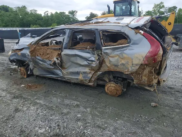 YV440MDR6H2081570 2017 VOLVO XC60 - Image 2