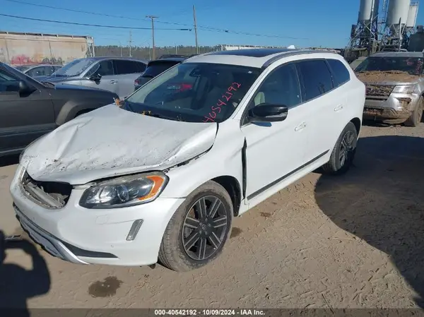 YV440MDR6H2159555 2017 VOLVO XC60 - Image 2