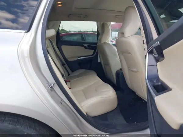 YV440MDR6H2211623 2017 VOLVO XC60 - Image 8
