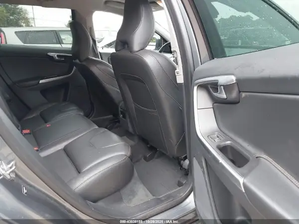 YV440MDR7H2027582 2017 VOLVO XC60 - Image 8