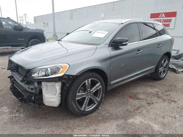 YV440MDR7H2049842 2017 VOLVO XC60 - Image 2