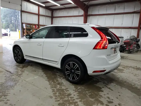 YV440MDR7H2073932 2017 VOLVO XC60 - Image 2