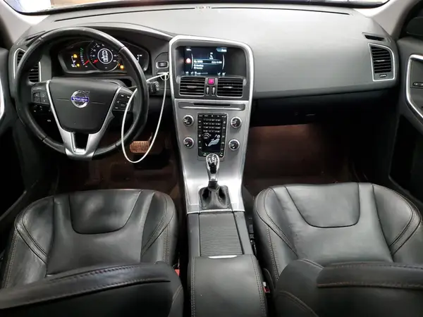 YV440MDR7H2073932 2017 VOLVO XC60 - Image 8