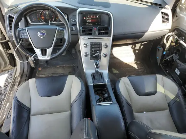 YV440MDR7H2075437 2017 VOLVO XC60 - Image 8