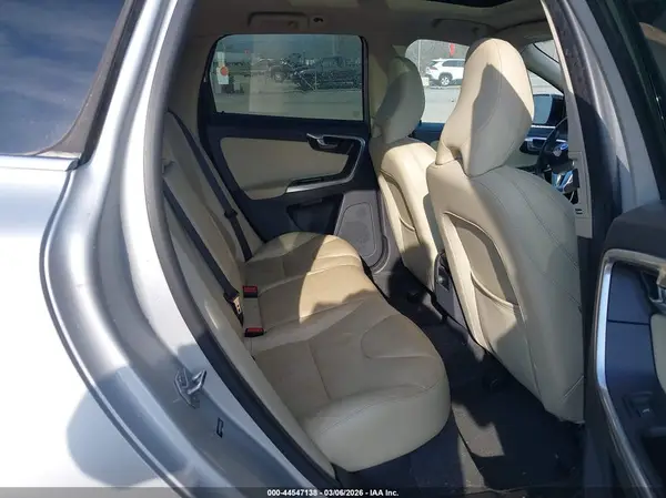 YV440MDR7H2166756 2017 VOLVO XC60 - Image 8