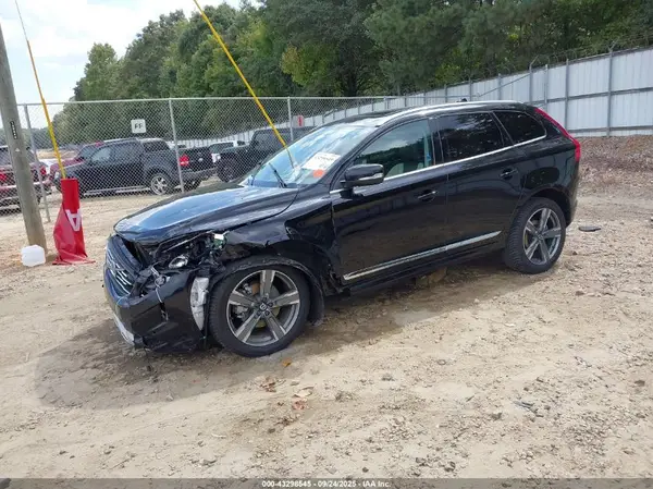 YV440MDR7H2210884 2017 VOLVO XC60 - Image 2