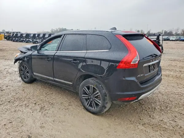 YV440MDR7H2223215 2017 VOLVO XC60 - Image 2