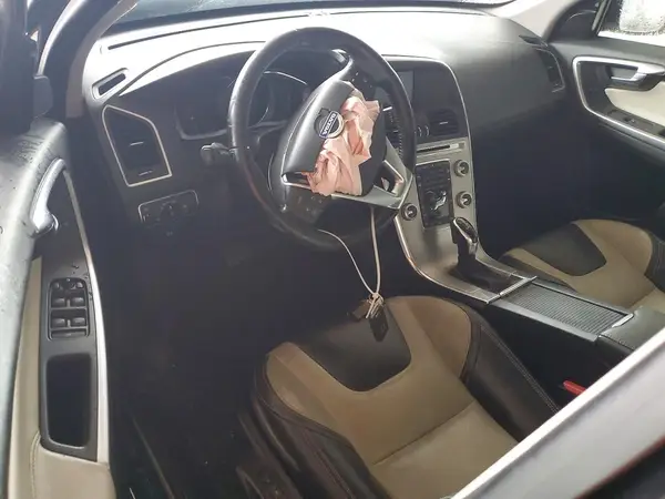 YV440MDR7H2223215 2017 VOLVO XC60 - Image 8