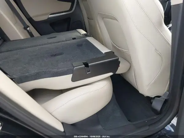 YV440MDR7H2226180 2017 VOLVO XC60 - Image 8