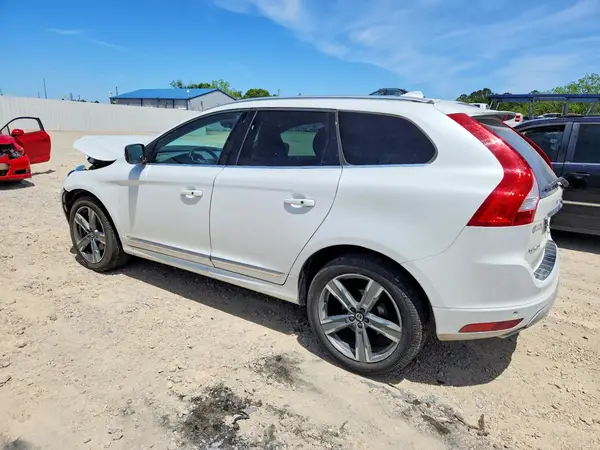 YV440MDR8H2015537 2017 VOLVO XC60 - Image 2
