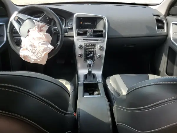 YV440MDR8H2035593 2017 VOLVO XC60 - Image 8