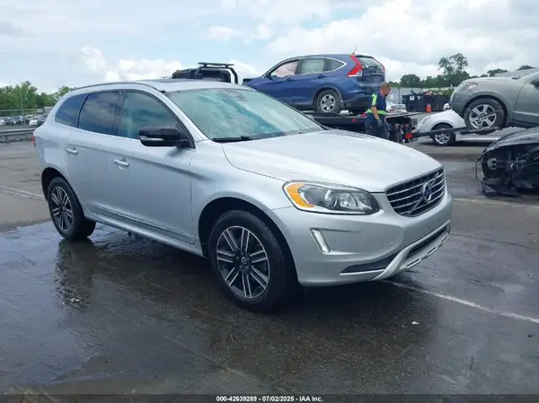 YV440MDR9H2165172 2017 VOLVO XC60 - Image 1