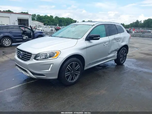 YV440MDR9H2165172 2017 VOLVO XC60 - Image 2