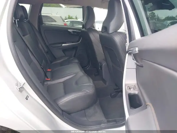 YV440MDR9H2165172 2017 VOLVO XC60 - Image 8