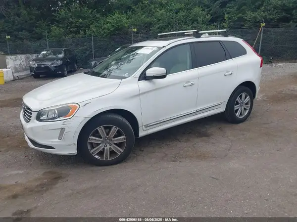 YV440MDU0H2019747 2017 VOLVO XC60 - Image 2