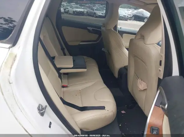 YV440MDU0H2019747 2017 VOLVO XC60 - Image 8