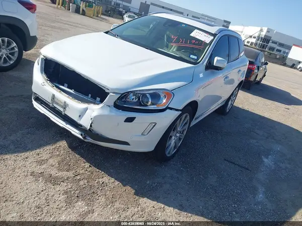 YV440MDU1H2196016 2017 VOLVO XC60 - Image 2