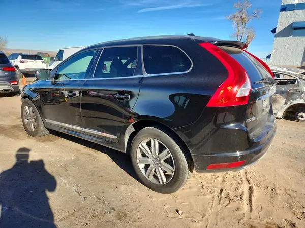 YV440MDU2H2001251 2017 VOLVO XC60 - Image 2