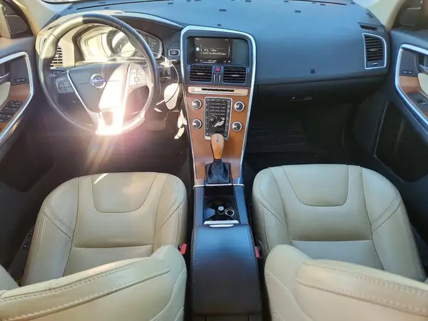 YV440MDU2H2001251 2017 VOLVO XC60 - Image 8