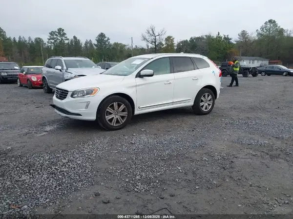 YV440MDU2H2101320 2017 VOLVO XC60 - Image 2