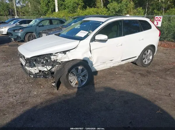 YV440MDU2H2131885 2017 VOLVO XC60 - Image 2