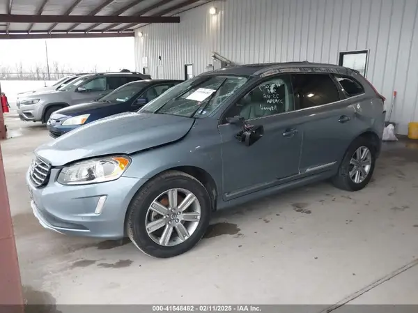 YV440MDU2H2194811 2017 VOLVO XC60 - Image 2