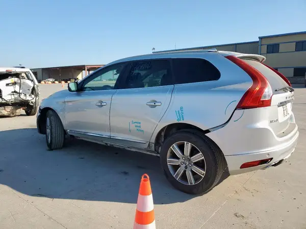YV440MDU3H2008161 2017 VOLVO XC60 - Image 2