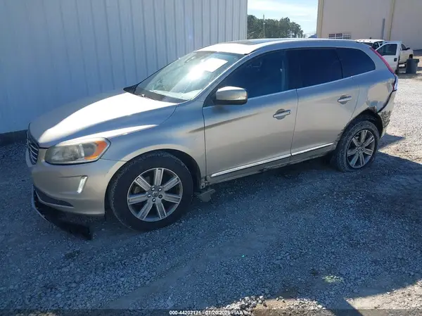 YV440MDU3H2008371 2017 VOLVO XC60 - Image 2