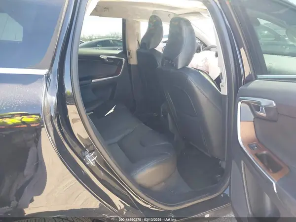 YV440MDU3H2042648 2017 VOLVO XC60 - Image 8
