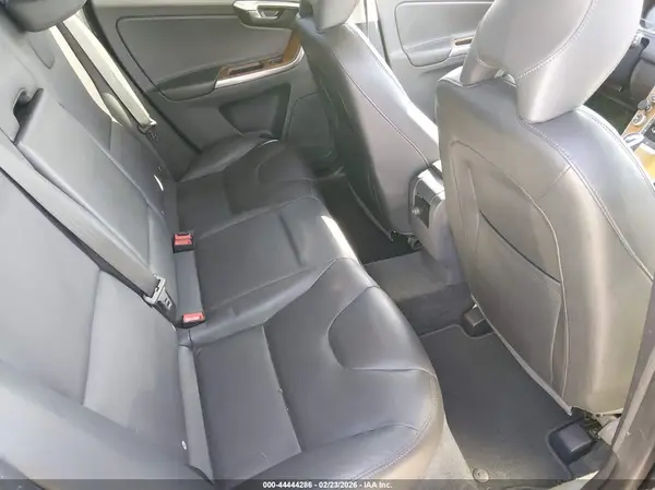 YV440MDU3H2064004 2017 VOLVO XC60 - Image 8
