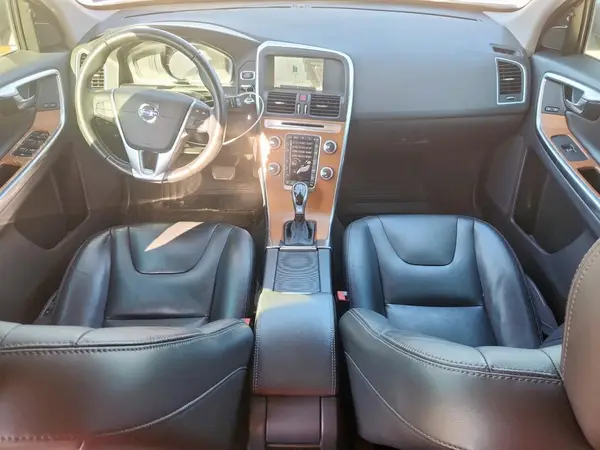 YV440MDU3H2106669 2017 VOLVO XC60 - Image 8