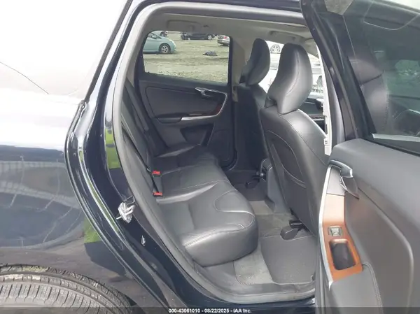 YV440MDU4H2006502 2017 VOLVO XC60 - Image 8