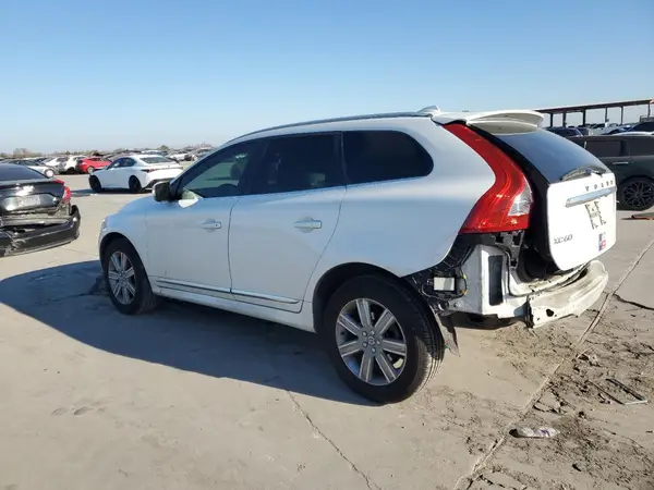 YV440MDU4H2018858 2017 VOLVO XC60 - Image 2