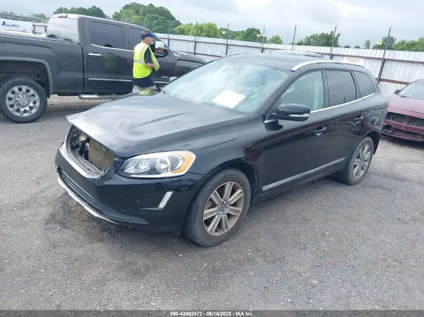 YV440MDU4H2064609 2017 VOLVO XC60 - Image 2
