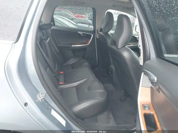 YV440MDU4H2156934 2017 VOLVO XC60 - Image 8