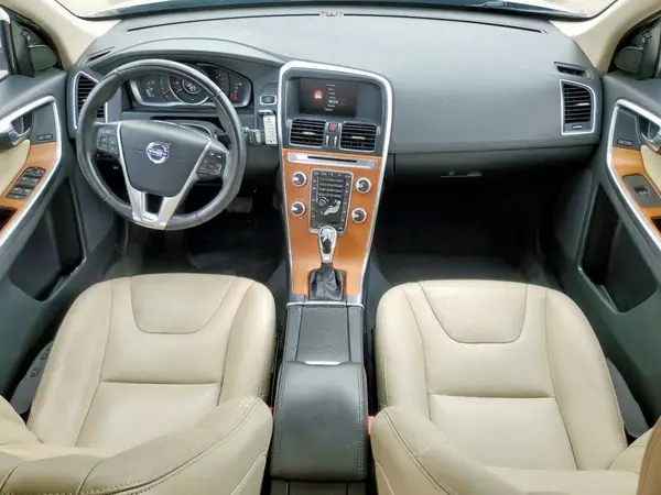 YV440MDU5H2013250 2017 VOLVO XC60 - Image 8