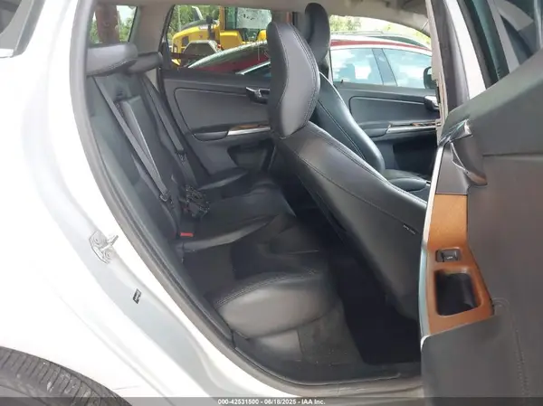 YV440MDU5H2132772 2017 VOLVO XC60 - Image 8
