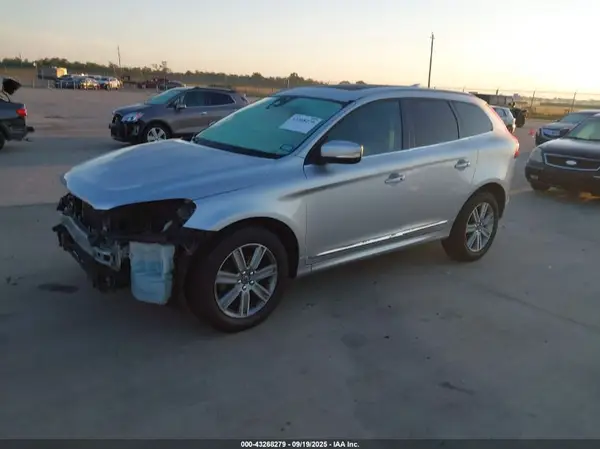 YV440MDU5H2149491 2017 VOLVO XC60 - Image 2