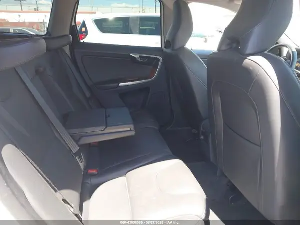 YV440MDU5H2223430 2017 VOLVO XC60 - Image 8