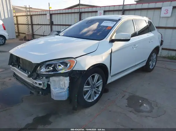 YV440MDU6H2023396 2017 VOLVO XC60 - Image 2