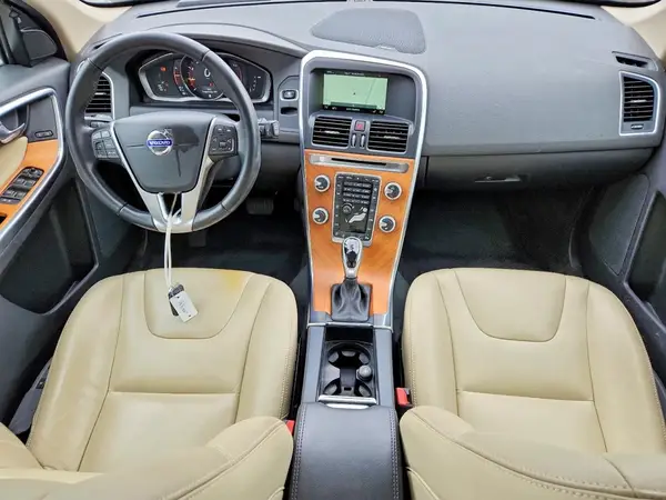 YV440MDU6H2068158 2017 VOLVO XC60 - Image 8