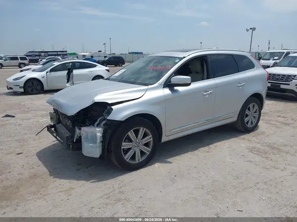 YV440MDU7H2103290 2017 VOLVO XC60 - Image 2