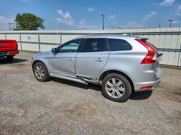YV440MDU7H2132434 2017 VOLVO XC60 - Image 2