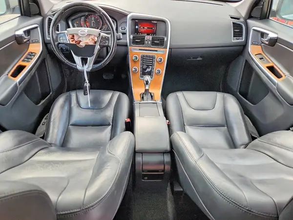 YV440MDU7H2153977 2017 VOLVO XC60 - Image 8