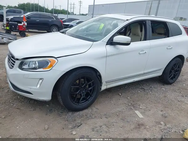YV440MDU7H2176630 2017 VOLVO XC60 - Image 2