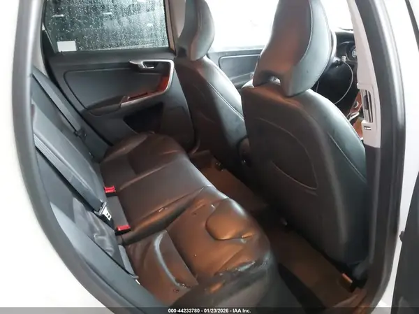 YV440MDU8H2005661 2017 VOLVO XC60 - Image 8