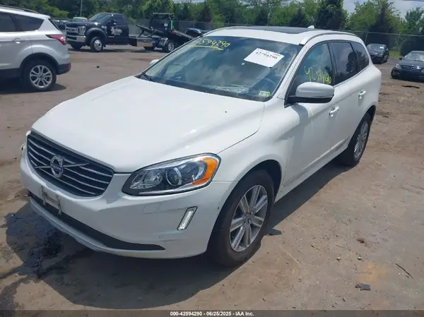 YV440MDU8H2017003 2017 VOLVO XC60 - Image 2