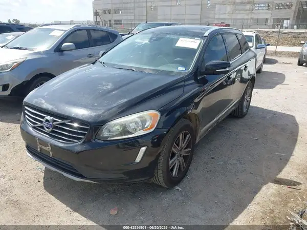 YV440MDU8H2018863 2017 VOLVO XC60 - Image 2