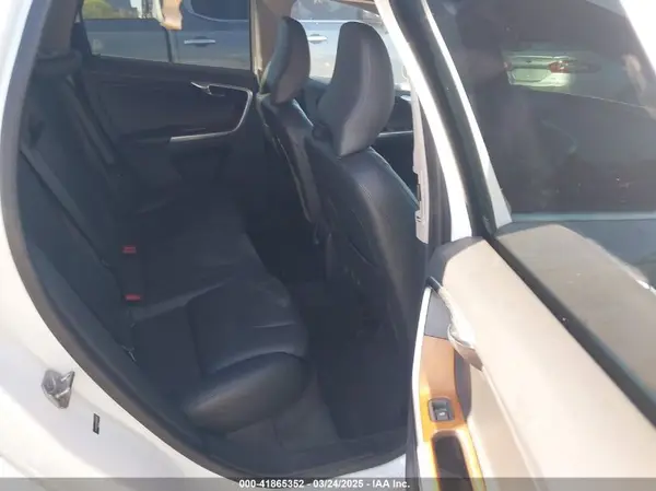 YV440MDU8H2022766 2017 VOLVO XC60 - Image 8