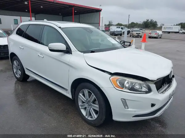 YV440MDU8H2034979 2017 VOLVO XC60 - Image 1